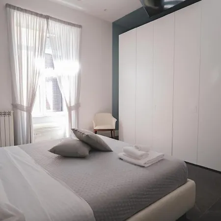 Duomo Luxory 4* 那不勒斯