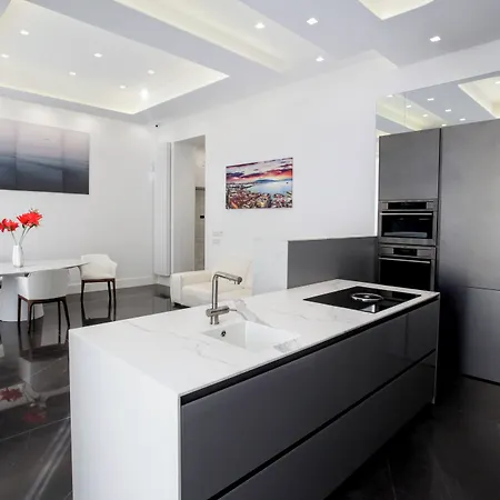 Duomo Luxory 4* Νάπολη