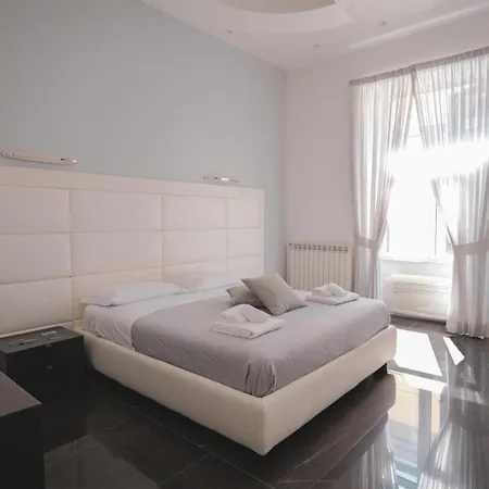 Πανσιόν Duomo Luxory 4*
